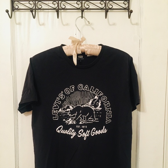 Levi's graphic shirt - Picture 1 of 2